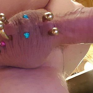 2 neue Piercings am Sack Galerie