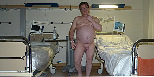 1  Nackt im Krankenhaus mit 55Paul55 First Thumb Image