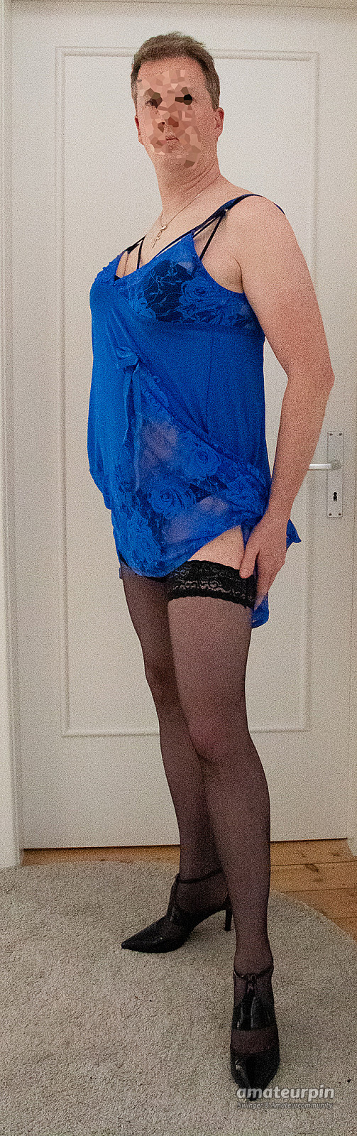 crossdressing in blue gallery image