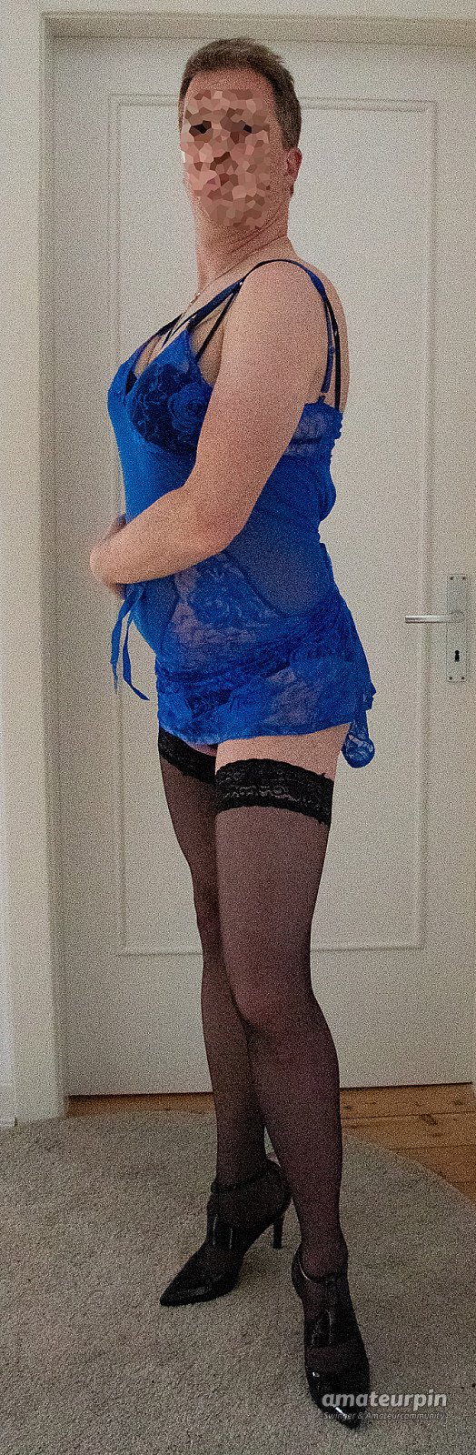 crossdressing in blue gallery image