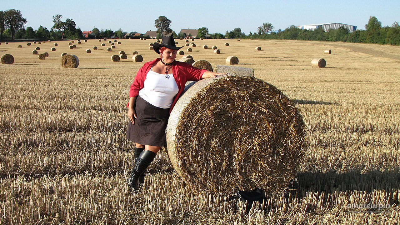 Posing im Kornfeld... Galeriebild