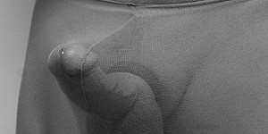 Po und Penis in und ohne Feinstrupfhose First Thumb Image