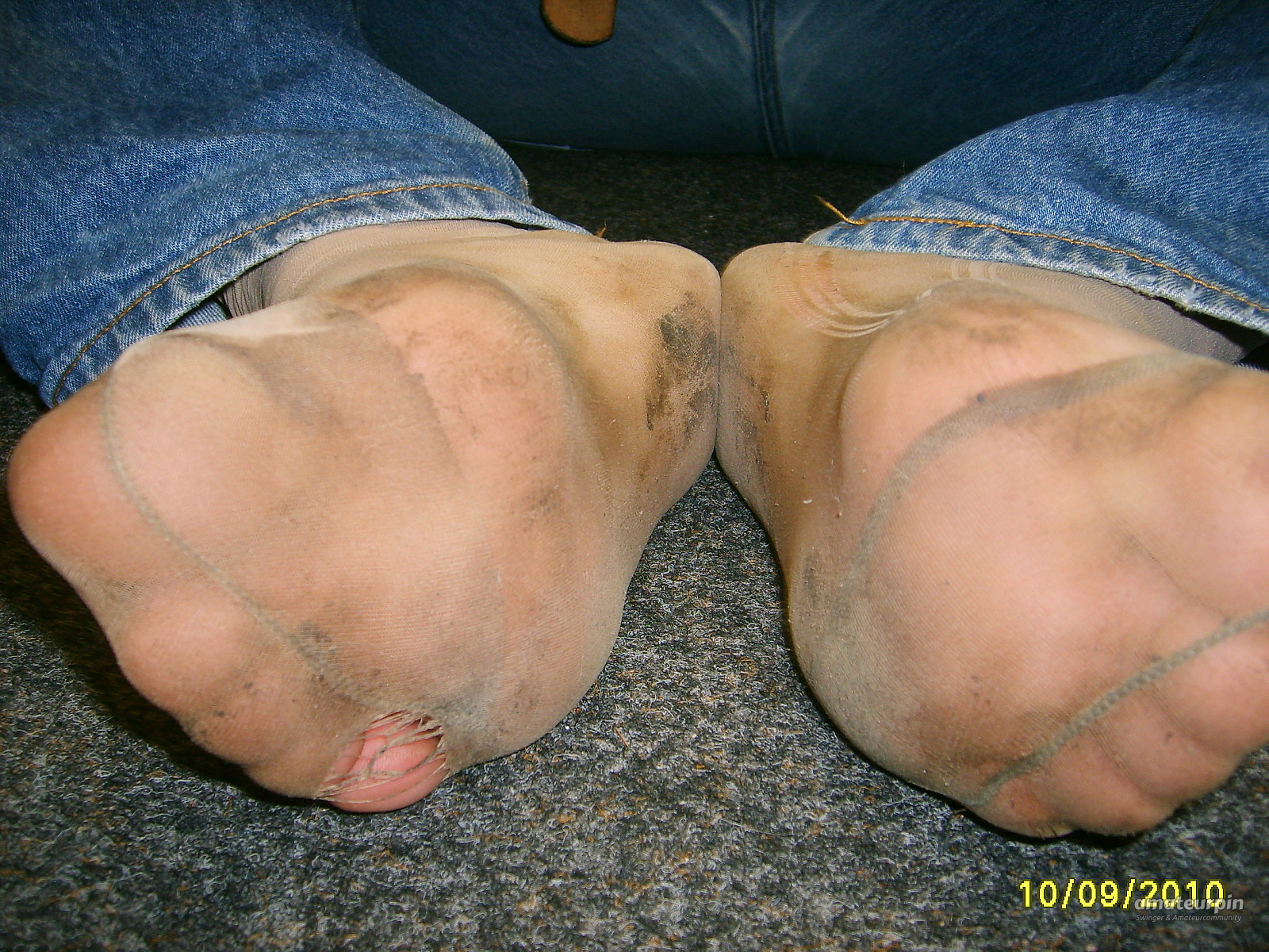 my stinky nylon feets gallery image