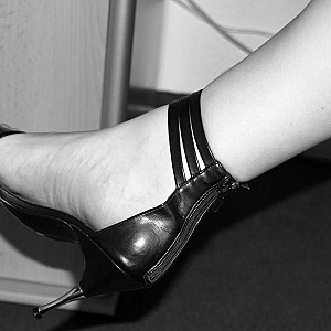 Heels und Pussy ganz nah.... Galeriebild