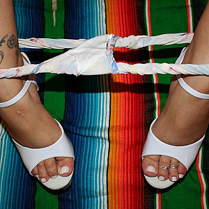 thongs and shoes Galeriebild