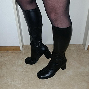 First image of black_nylon666's Gallery - new Sissy pics