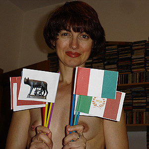 STELLA (PAOLA) AND THE ROMAN'S FLAG Galeriebild