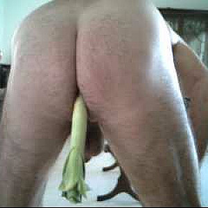 kinkyroly with his veggies Galeriebild