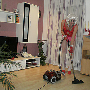 ANDREA TESTS VACUUM CLEANER gallery image