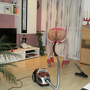 ANDREA TESTS VACUUM CLEANER gallery image