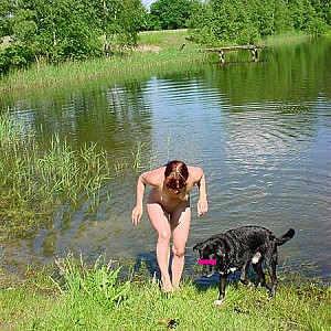 Gina Zeigt Sich / Ein kleiner See 3 Galeriebild