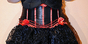 First Image Of Paar0365's Gallery - Sexy und geil in schwarz roter Corsage