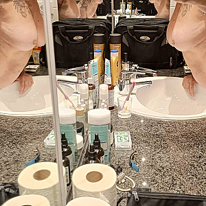 P.Girl in the bathroom gallery image
