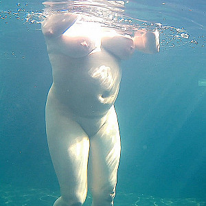 First image of ChewMaus's Gallery - Bathing fun at 35°