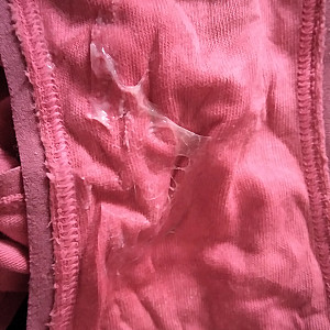 Einen pinken Slip mit meinem süßen Saft veredeln Galeriebild