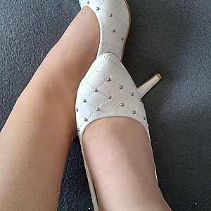 Weisse high heels mit nylon Galeriebild