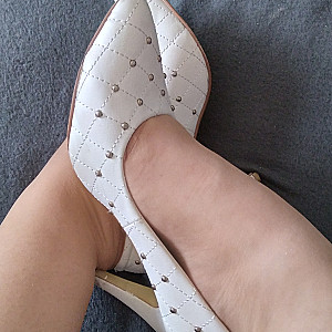 Weisse high heels mit nylon Galeriebild
