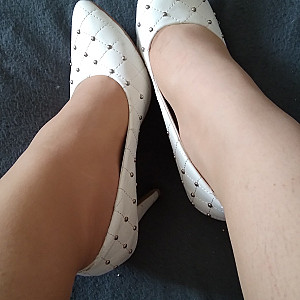 Weisse high heels mit nylon Galeriebild