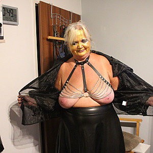 First image of skorstier6368's Gallery - Horny tits mare