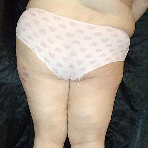 Süßer Slip und dicke Titten Galeriebild