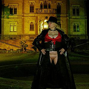 Das erste Bild von ChewMaus's Galerie - Schloss Herrin in Leder