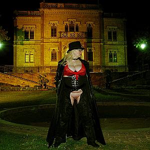 Schloss Herrin in Leder Galeriebild