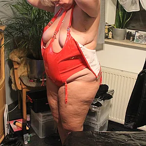 First image of skorstier6368's Gallery - Chubby in Red