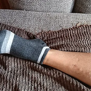 Sexy Unterwäsche auf der Couch 2 Galeriebild