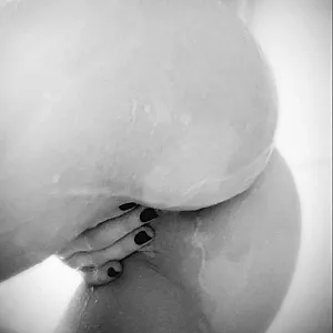 Bathtub gallery image