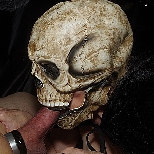 The blowing skull gallery image