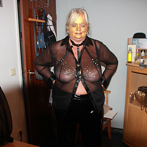 horny bitch gallery image