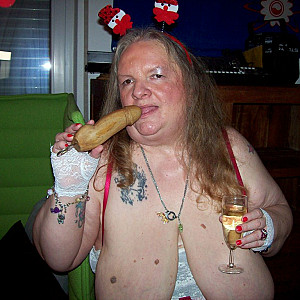 Das erste Bild von sexpaar6163's Galerie - HÜ Party mit geilen Ladys