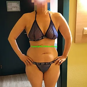 Bikini Style gallery image