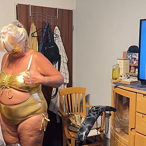 First Image Of skorstier6368's Video - Getting Dressed