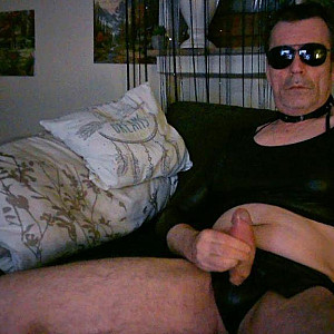 gay Manuel in latex, thong, bikini gallery image