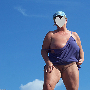 Fotoshooting über dem Strand Galeriebild