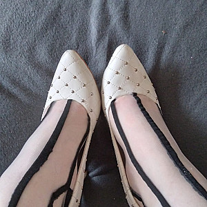Weiße high Heels und Söckchen 2 Galeriebild