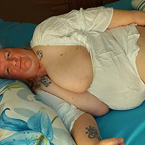 Heiße Dildo Lady Galeriebild