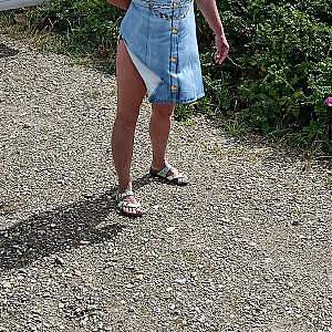 Unters Kleid 👗 geschaut Galeriebild