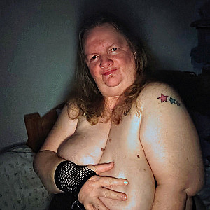 Hot chubby... gallery image