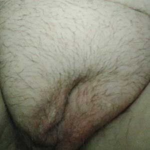 Die Haare sprießen wieder an meiner Pussy Galeriebild