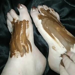 Leck Nutella von meinen Füßen Galeriebild