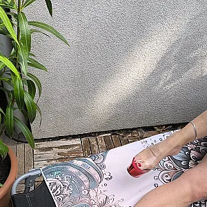 P.Girl im Garten Galeriebild