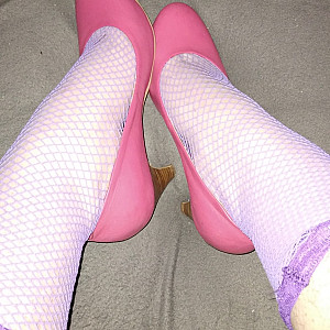 Das erste Bild von WishGirl's Galerie - Pinke High Heels und lila Netzstrümpfe