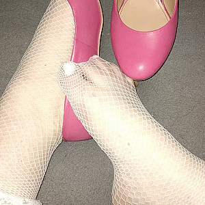 Pinke High Heels und weiße Netzstrümpfe Galeriebild