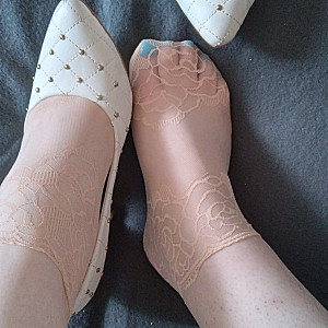Das erste Bild von WishGirl's Galerie - Weiße High Heels und Nylon Söckchen