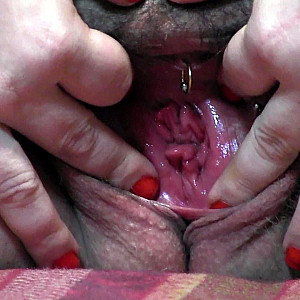 Nackt in High Heels masturbiert Galeriebild