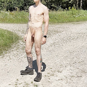 Outdoor nudes Galeriebild