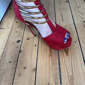 shoes and feets gallery image
