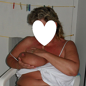 Meine Titten mit steifen Nippeln Galeriebild